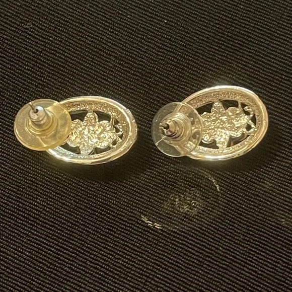 Elegant Silver Crystal Earrings - Picture 2 of 2